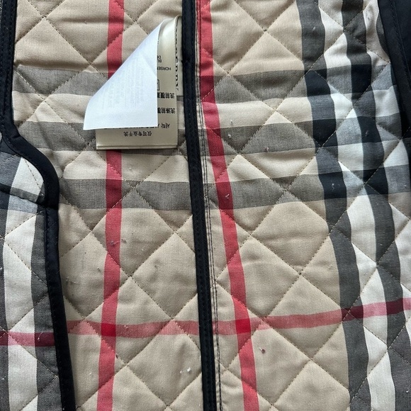 classic quilted burberry jacket - Picture 7 of 8